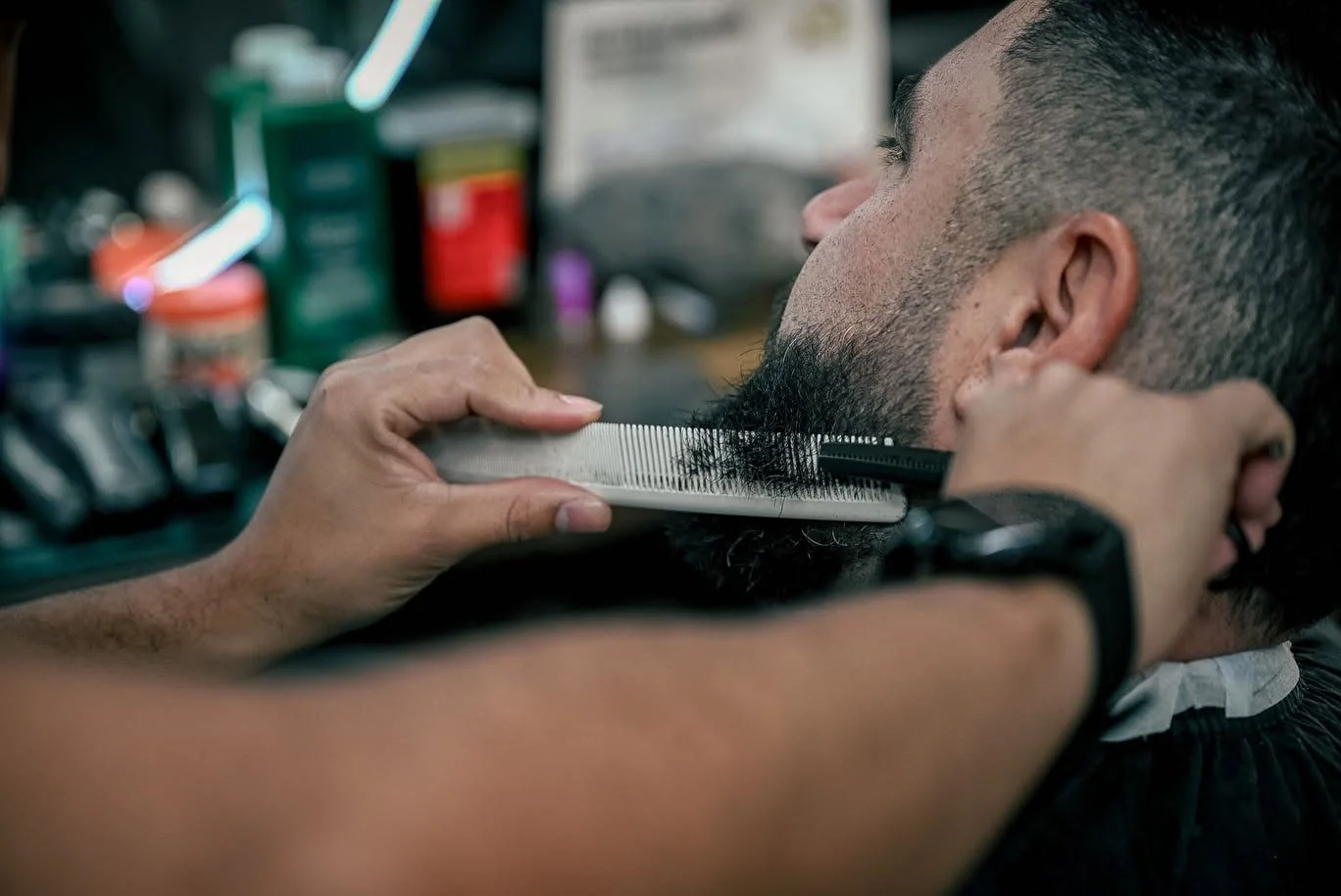 Arreglo y perfilado de barba en Mostache