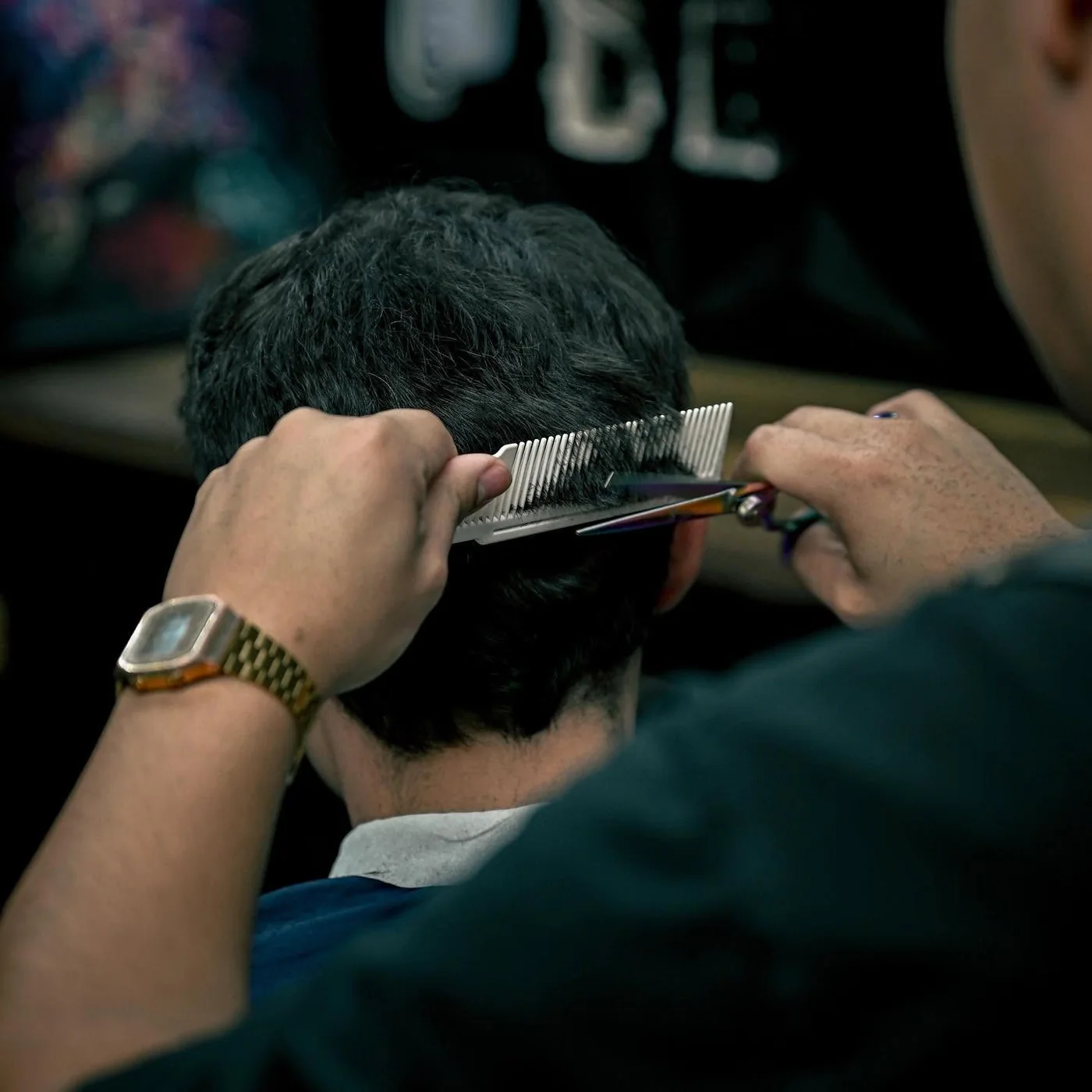 Corte clásico realizado en Mostache